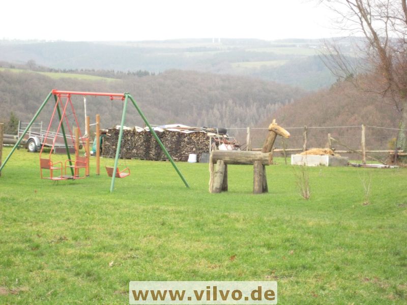 12NEU053.jpg